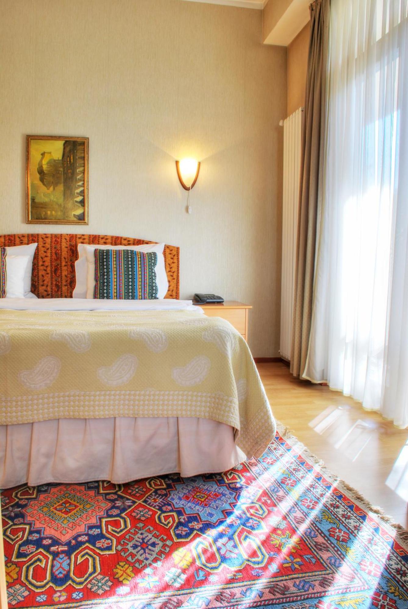 Urban Lodge Hotel Rooms And Suits Tbilisi Exteriér fotografie